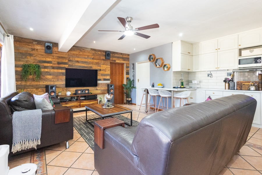 10 Bedroom Property for Sale in Plattekloof Western Cape